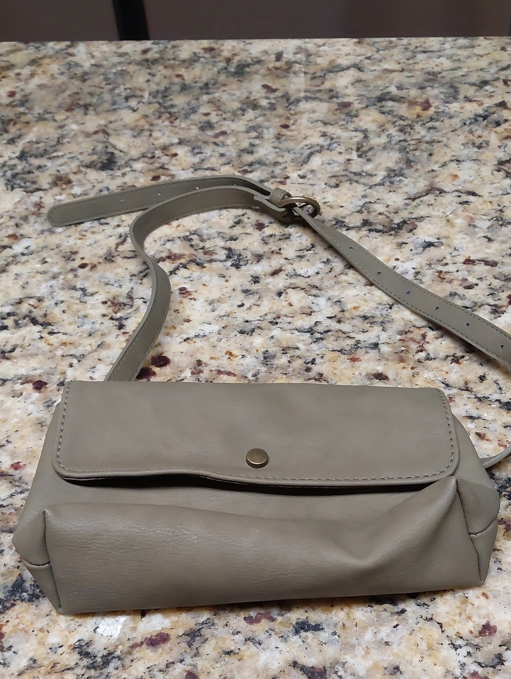 Universal Theads Canvas Crossbody Bag Army green